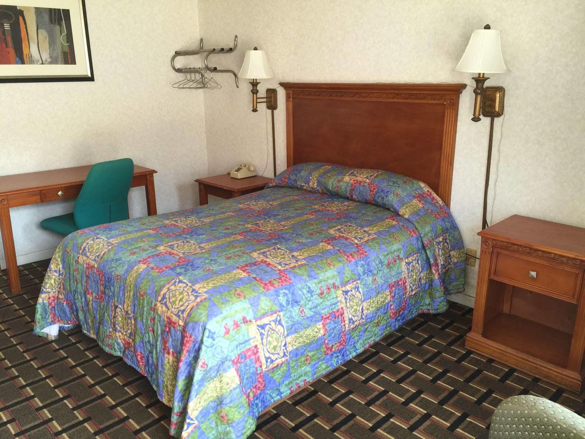 Heritage Inn Кливленд Экстерьер фото