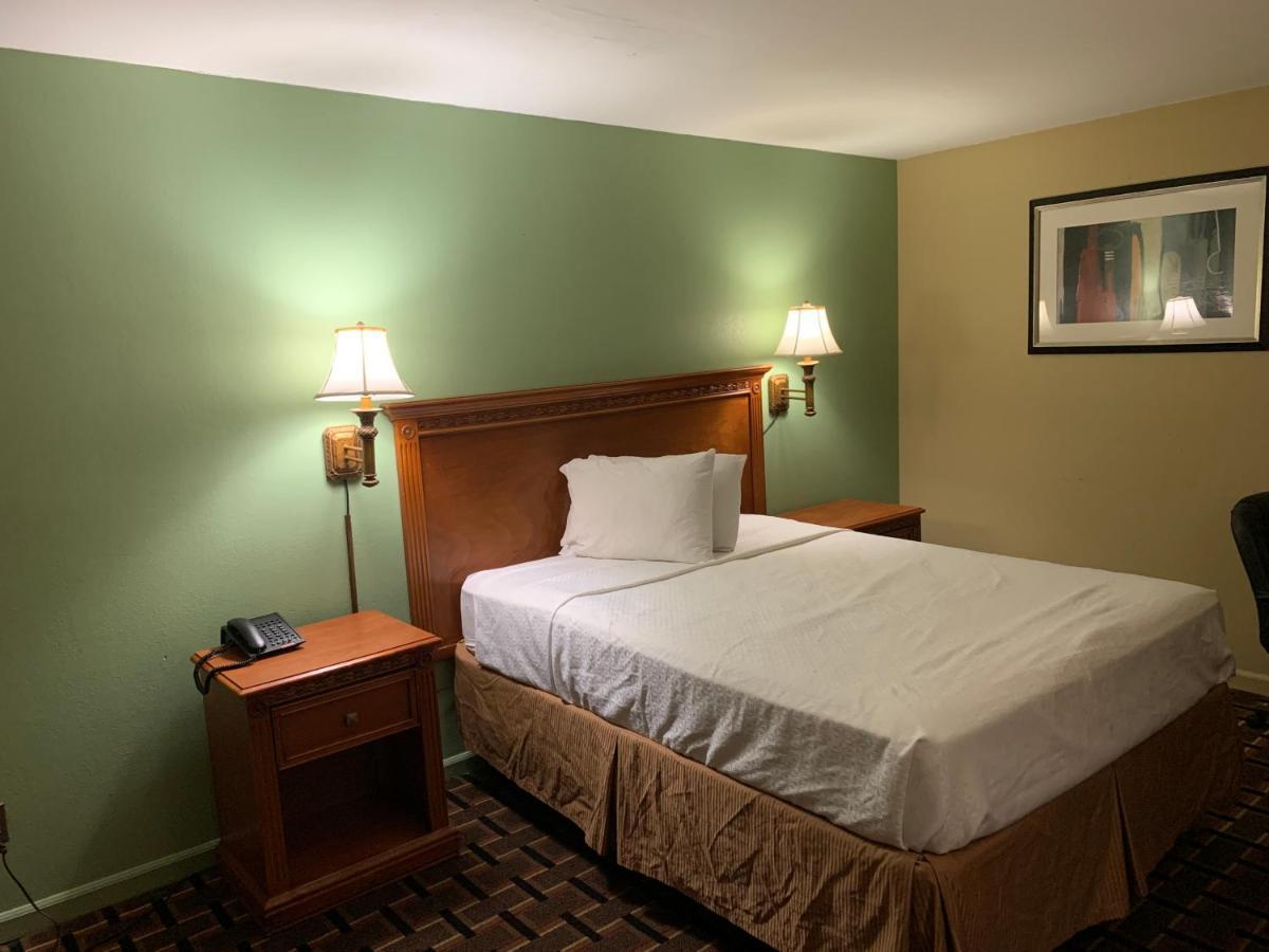 Heritage Inn Кливленд Экстерьер фото