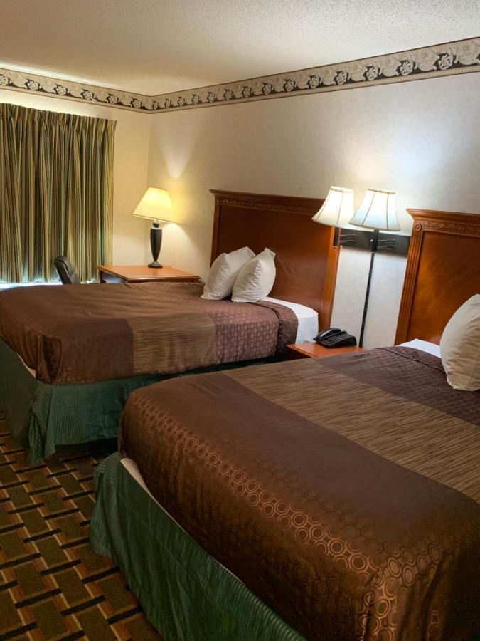 Heritage Inn Кливленд Экстерьер фото